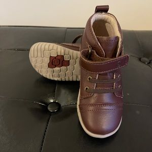 Kids size 8 Stride Rite Shoes